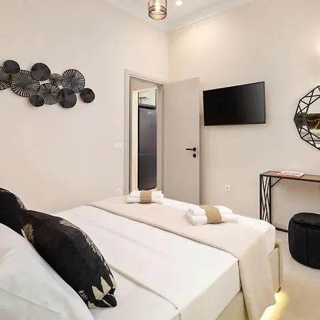 Modern-vintage Old Town Apartment *